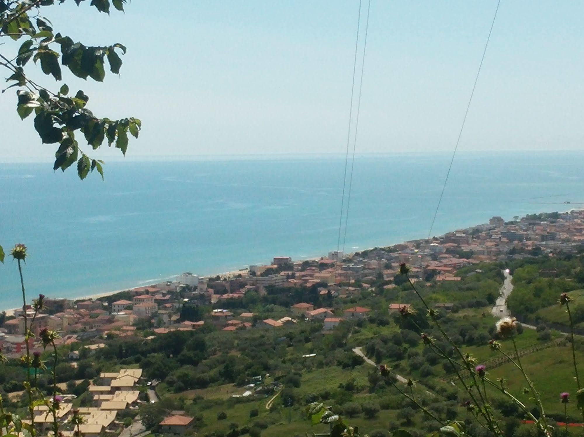 B&B Santa Lucia Silvi Paese Extérieur photo